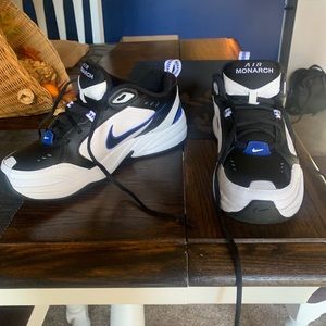 Men’s Nike Air Monarch IV Shoes